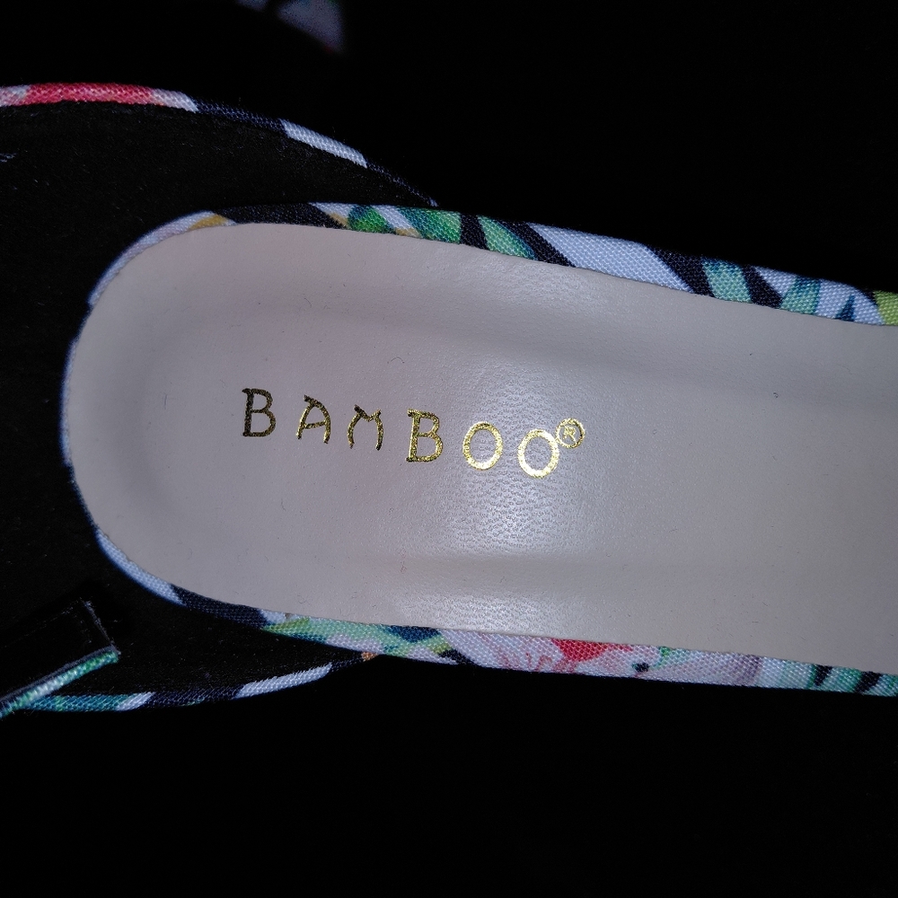 EUC ​Bamboo Tropical Floral & Striped Ankle Strap Block Heels - Size 10! - Picture 13 of 16